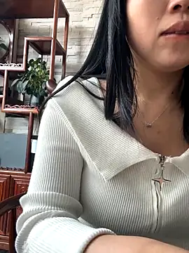 Snapshot of Searl- chatting on 10.28.25 Searl- online show from 10.28.25
