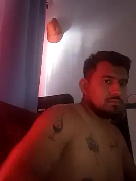 Snapshot of maxiiii125 chatting on 11.19.25 maxiiii125 online show from 11.19.25