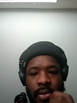 Snapshot of Kaalum561 chatting on 11.24.25 Kaalum561 online show from 11.24.25