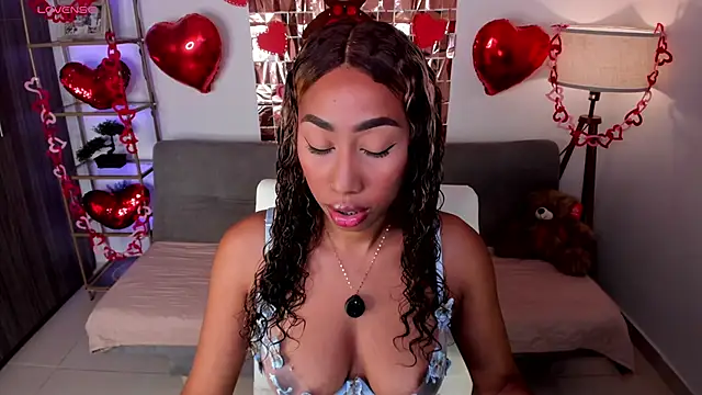 Snapshot of i_lulu chatting on 02.08.26 i lulu online show from 02.08.26