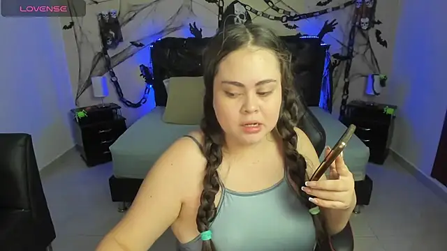 LolaVillalobos online show from 10.30.25