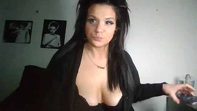 Snapshot of ovmilf chatting on 05.14.26 ovmilf online show from 05.14.26