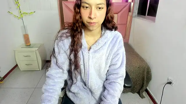 Snapshot of anna_moon11 chatting on 05.14.26 anna moon11 online show from 05.14.26