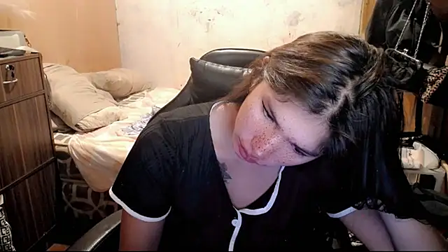 Snapshot of Cutierhyxx chatting on 05.29.26 Cutierhyxx online show from 05.29.26