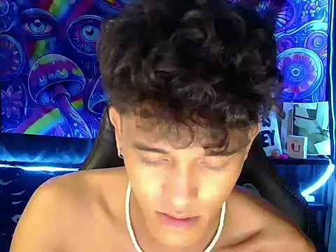 Snapshot of kenbigcockxx chatting on 04.21.26 kenbigcockxx online show from 04.21.26
