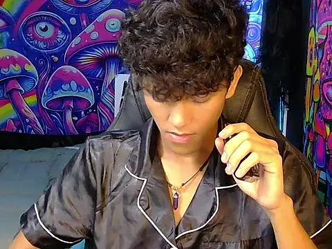 Snapshot of kenbigcockxx chatting on 06.05.26 kenbigcockxx online show from 06.05.26