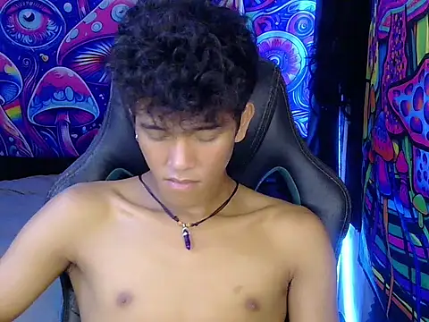 Snapshot of kenbigcockxx chatting on 06.06.26 kenbigcockxx online show from 06.06.26