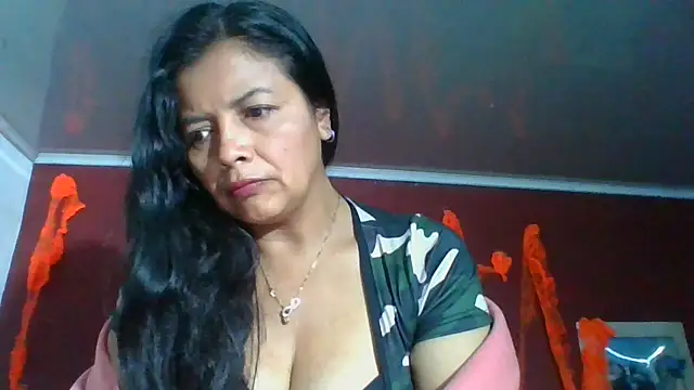 DianaOchoa  online show from 10.24.25