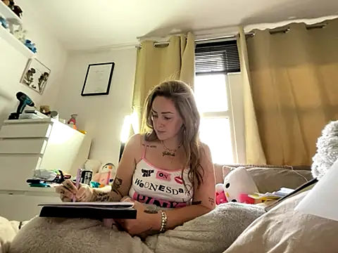 Snapshot of SofiaaBlackk chatting on 11.04.25 SofiaaBlackk online show from 11.04.25