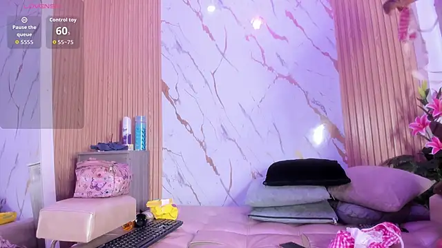 Snapshot of Eva_Johnss chatting on 11.29.25 Eva Johnss online show from 11.29.25