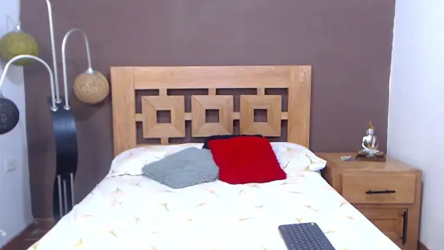 Snapshot of ValeSantoDomingo chatting on 10.30.25 ValeSantoDomingo online show from 10.30.25