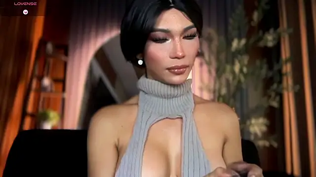 Snapshot of Huntress_xxx chatting on 06.26.26 Huntress xxx online show from 06.26.26