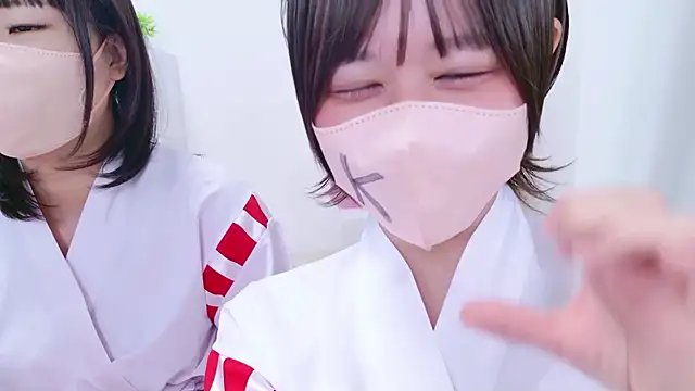 Snapshot of Anzu_xx chatting on 10.22.25 Anzu xx online show from 10.22.25