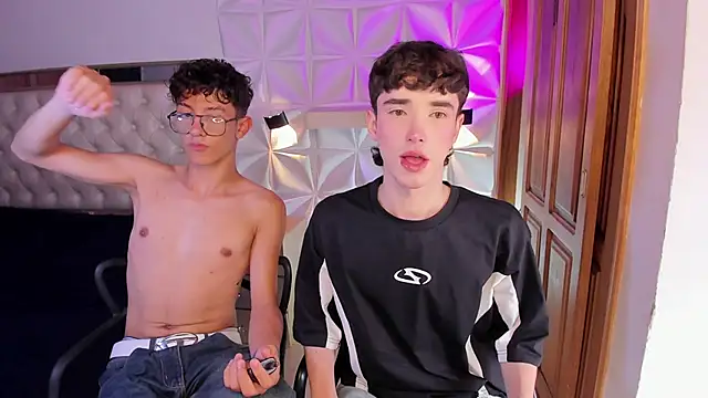 Snapshot of austin_rouse chatting on 02.19.26 austin rouse online show from 02.19.26