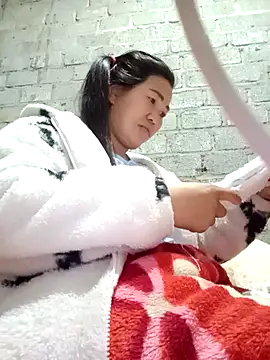 jienrrr online show from 10.18.25