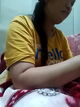 Snapshot of jienrrr chatting on 04.21.26 jienrrr online show from 04.21.26
