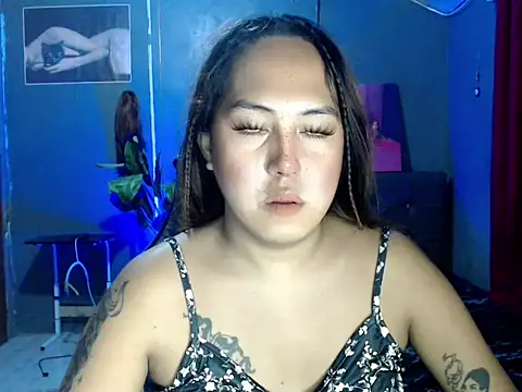 Snapshot of urtranspinay chatting on 10.02.25 urtranspinay online show from 10.02.25