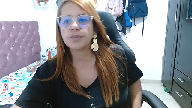Snapshot of cristydirtyhot chatting on 04.21.26 cristydirtyhot online show from 04.21.26