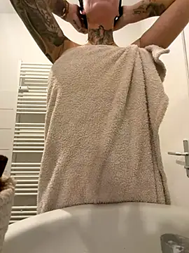 Snapshot of Jasmina-Joy chatting on 11.25.25 Jasmina-Joy online show from 11.25.25