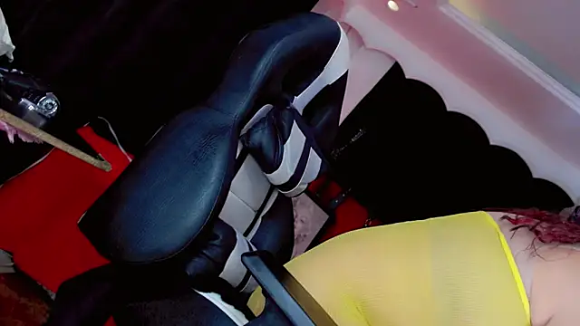 Snapshot of Yareth_Rouss_ chatting on 03.01.26 Yareth Rouss online show from 03.01.26