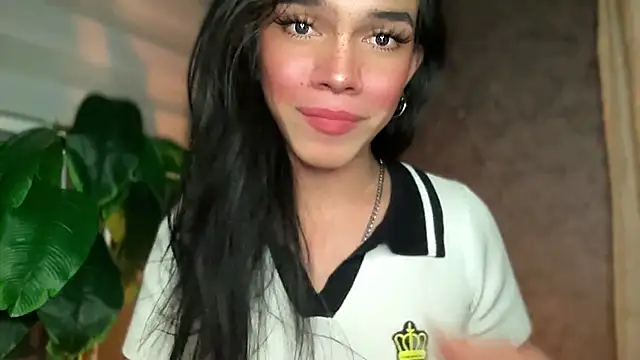 Snapshot of Misselliefayexxx chatting on 09.14.25 Misselliefayexxx online show from 09.14.25