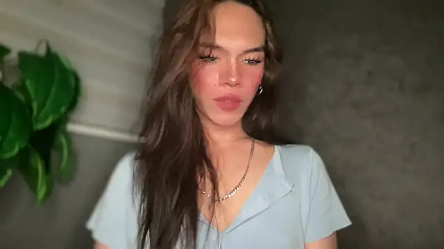 Snapshot of Misselliefayexxx chatting on 12.15.25 Misselliefayexxx online show from 12.15.25