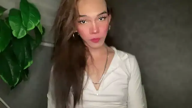 Snapshot of Misselliefayexxx chatting on 12.16.25 Misselliefayexxx online show from 12.16.25