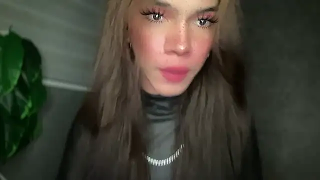 Snapshot of Misselliefayexxx chatting on 12.19.25 Misselliefayexxx online show from 12.19.25