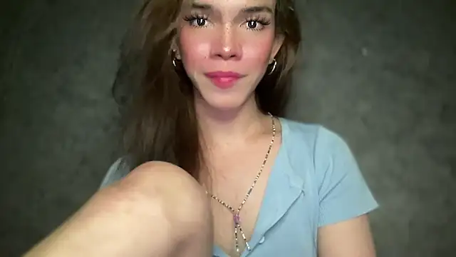 Snapshot of Misselliefayexxx chatting on 12.21.25 Misselliefayexxx online show from 12.21.25