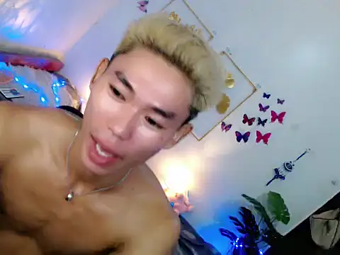 Snapshot of naughty_rence chatting on 05.06.26 naughty rence online show from 05.06.26