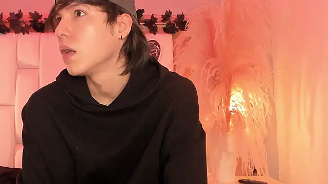 Snapshot of Daphne_And_Roger chatting on 03.16.26 Daphne And Roger online show from 03.16.26