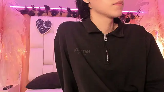 Snapshot of Daphne_And_Roger chatting on 03.31.26 Daphne And Roger online show from 03.31.26