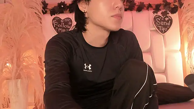 Snapshot of Daphne_And_Roger chatting on 04.09.26 Daphne And Roger online show from 04.09.26