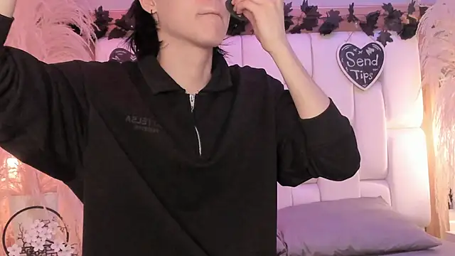 Snapshot of Daphne_And_Roger chatting on 04.13.26 Daphne And Roger online show from 04.13.26