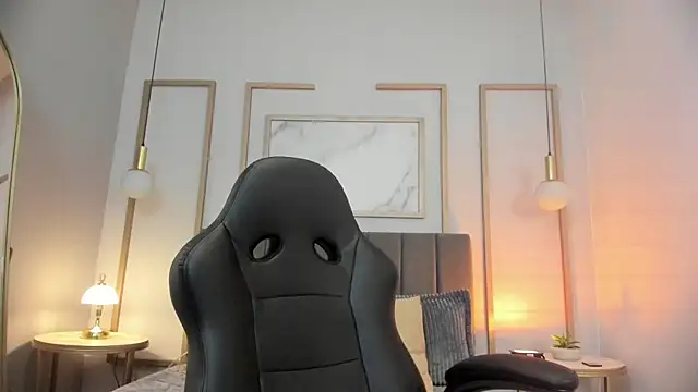 ivy collins  online show from 04.19.26