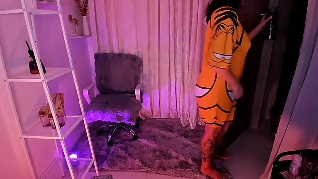 MS VALERIA online show from 10.11.25