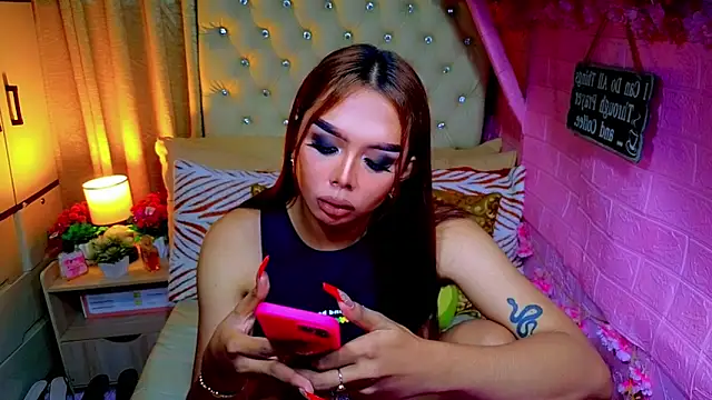 MoniqueCeleste online show from 04.06.26