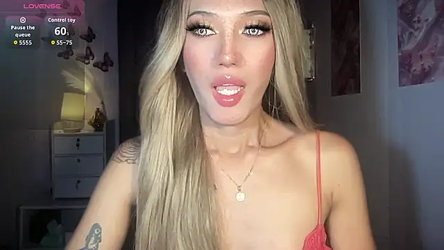 Snapshot of Lust-sluttymira chatting on 02.06.26 Lust-sluttymira online show from 02.06.26