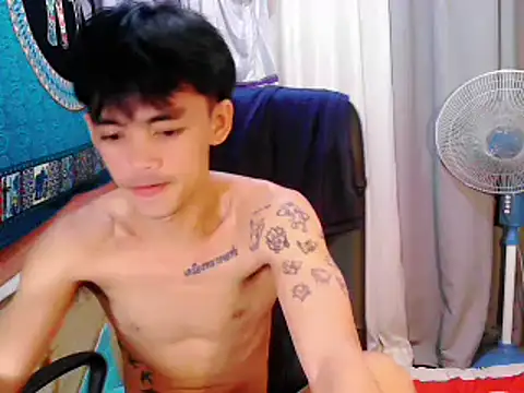 Snapshot of urhunky_boy chatting on 10.09.25 urhunky boy online show from 10.09.25