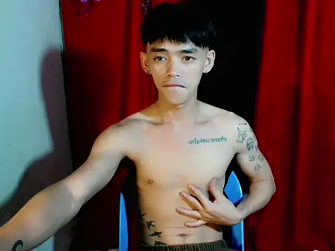 Snapshot of urhunky_boy chatting on 04.23.26 urhunky boy online show from 04.23.26