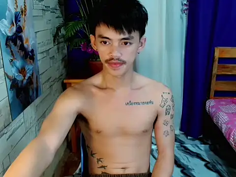 Snapshot of urhunky_boy chatting on 06.24.26 urhunky boy online show from 06.24.26