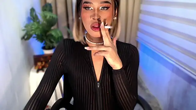 Snapshot of _tipsandchips chatting on 12.03.25 tipsandchips online show from 12.03.25