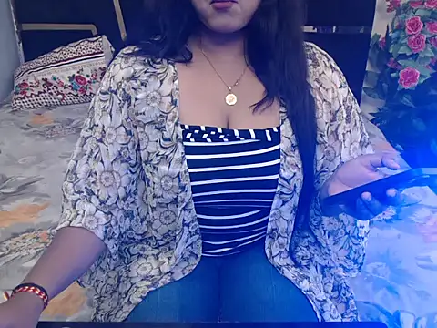 yours-ishika online show from 09.09.25