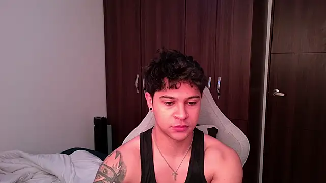 domsantiago  online show from 10.02.25