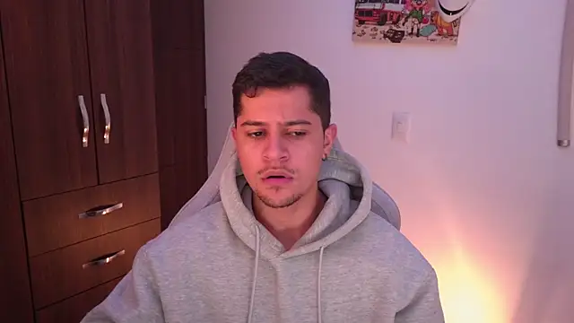 Snapshot of domsantiago_ chatting on 11.04.25 domsantiago online show from 11.04.25