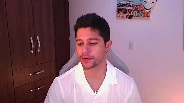 Snapshot of domsantiago_ chatting on 11.20.25 domsantiago online show from 11.20.25