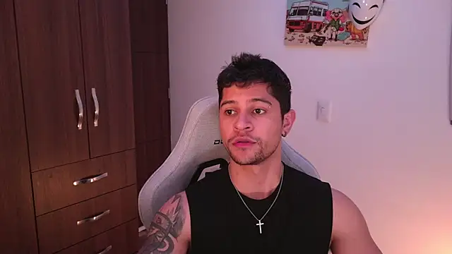 Snapshot of domsantiago_ chatting on 11.21.25 domsantiago online show from 11.21.25