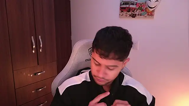 Snapshot of domsantiago_ chatting on 12.02.25 domsantiago online show from 12.02.25