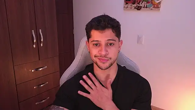 Snapshot of domsantiago_ chatting on 12.04.25 domsantiago online show from 12.04.25