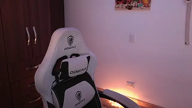 Snapshot of domsantiago_ chatting on 02.10.26 domsantiago online show from 02.10.26